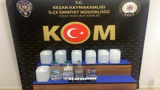 Edirne’de 27 litre etil alkol ve 4 litre sahte rakı ele geçirildi