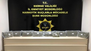 Kapıkulu’de durdurulan araçta 4 kilo 640 gram marihuana ele geçirildi