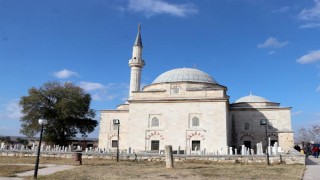 Edirne’de 6 asırlık Muradiye Camisi’nin haziresi yenilendi