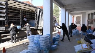 Keşan’dan deprem bölgesine 2 günde 17 TIR yardım malzemesi gönderildi