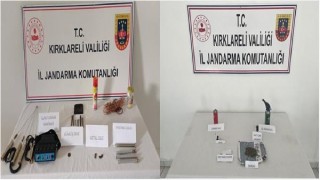 Kırklareli’nde uyuşturucu ve tarihi eser kaçakçılığı yapan 4 kişi yakalandı