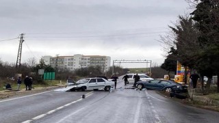 Malkara’da iki otomobil çarpıştı: 4 yaralı