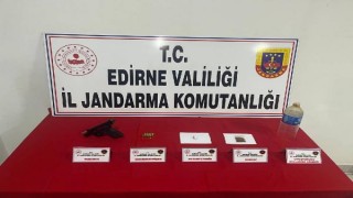 Edirne’de 2 evde silah ve uyuşturucu ele geçirildi