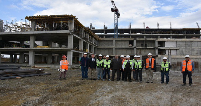 Büyükşehir Belediyesi Yeni Hizmet Binasıyla İlgili Bilgilendirme Toplantısı Düzenlendi