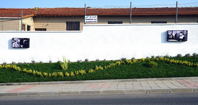 Fatih Caddesi Atatürk Fotoğraflarıyla Donatıldı