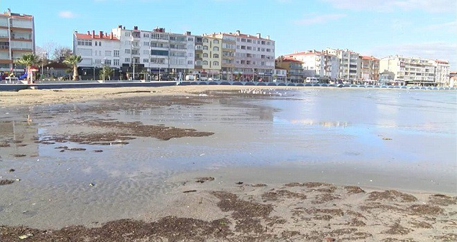 Marmaraereğlisi’nde Deniz Yaklaşık 15 Metre Çekildi