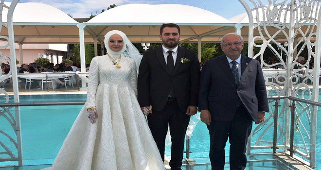 ŞENTOP’UN DANIŞMANI FURKAN DÜNYA EVİNE GİRDİ